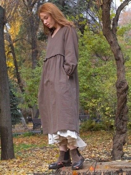 Кофейное платье из крапивы Рами