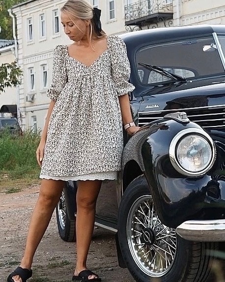 Платье из полульна "Средние шоколадные вензеля"