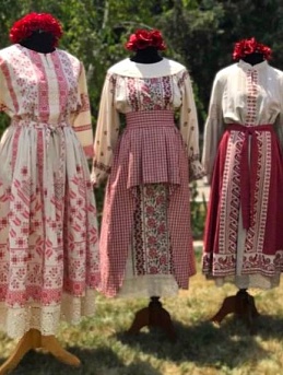 Платья в русском стиле из полульна и пестряди