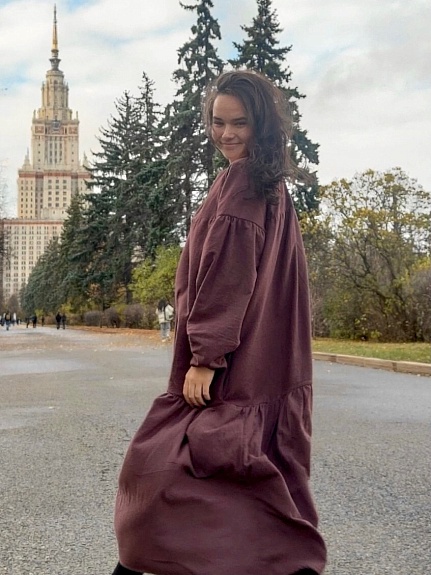 Свободное платье из теплого хлопка с поясом