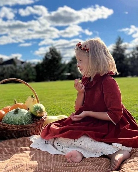 Платье из бархата для девочки "Лиза"*