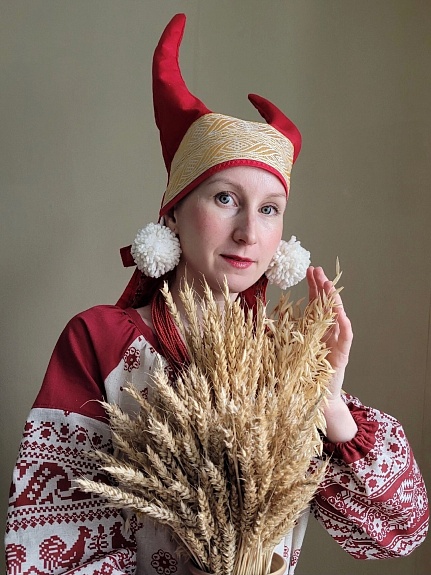 Кичка и платье из полульна