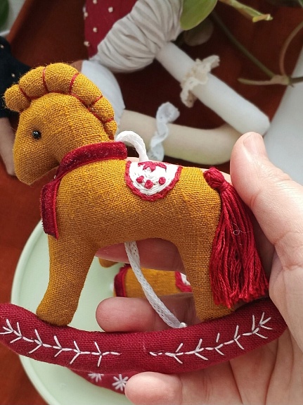 Елочные игрушки из полульна и бархата