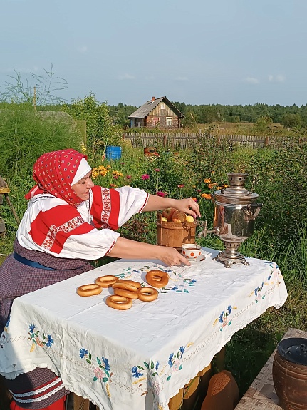 Женский каргопольский костюм