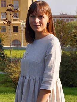Платье из костюмного льна с эффектом мятости