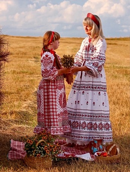 Народные костюмы из рогожки