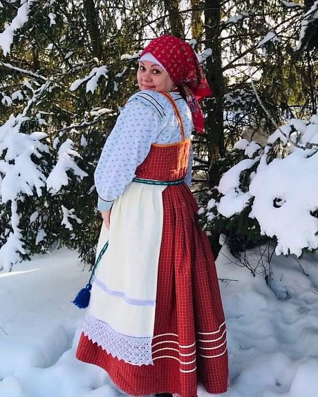Костюм в народном стиле (сарафан из пестряди под домоткань)