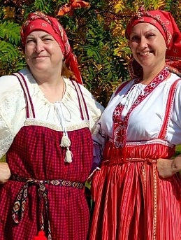 Сарафаны в народном стиле из пестряди "Клетка" и "Белые тройные полосы"