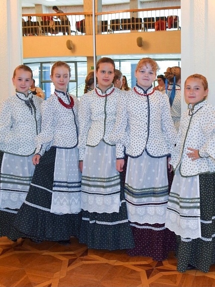 Сценические костюмы из плательного хлопка