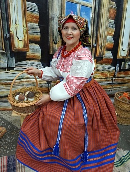 Народные костюмы